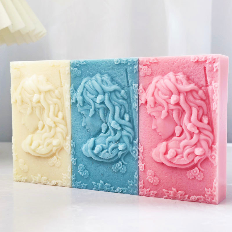 Flower Goddess Silicone Soap M - Candle. Queen recensione e prezzo