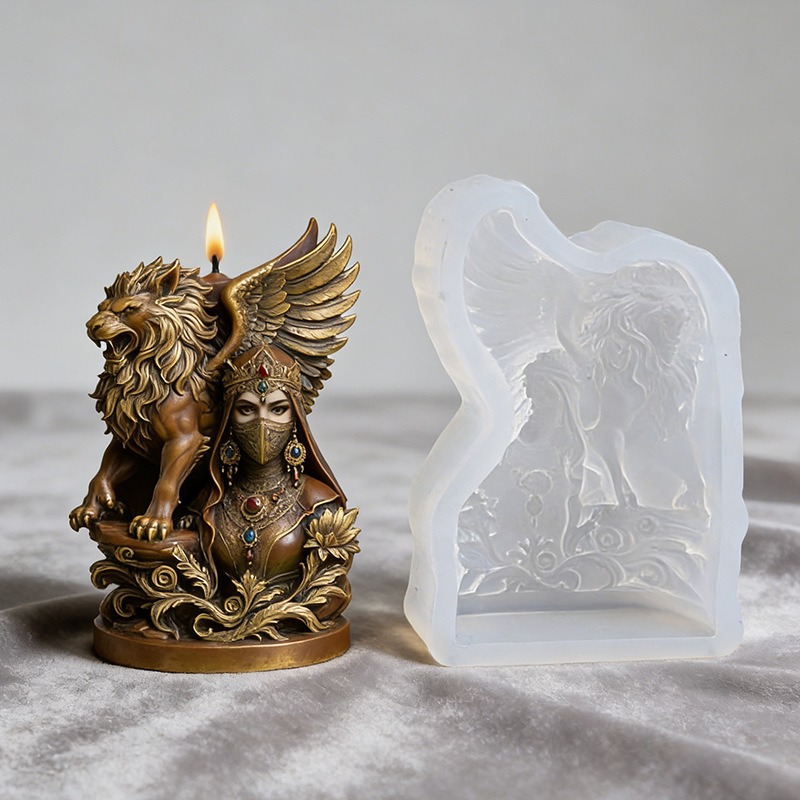 Vintage Masked Queen & Winged  - Candle. Queen recensione e prezzo