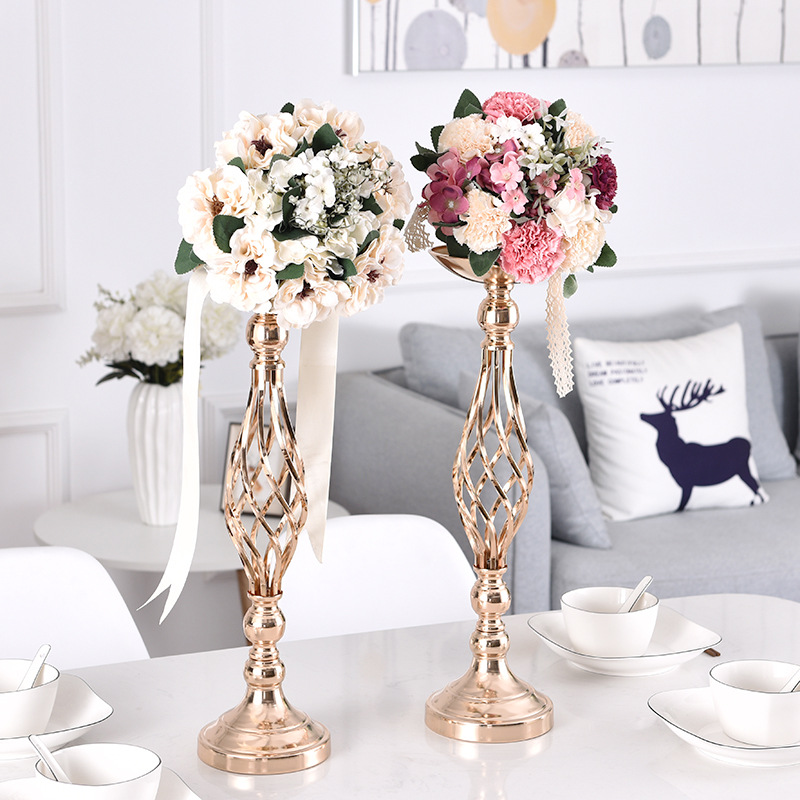 Metal Twisted Candlestick Home - Candle Supplies Europe recensione e prezzo